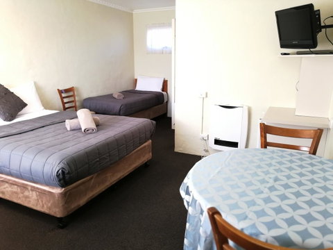 Wintersun Gardens Motel - Accommodation Guide 11