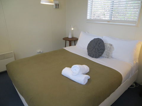 The Cabin 96 - Accommodation Guide 15