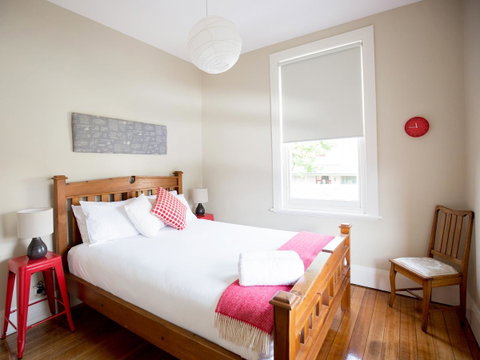 Montacute Boutique Bunkhouse - Accommodation Guide 8