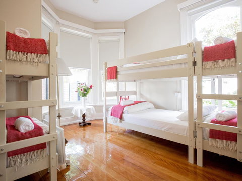 Montacute Boutique Bunkhouse - Accommodation Guide 4