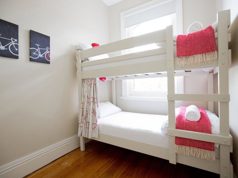 Montacute Boutique Bunkhouse - Accommodation Guide 5