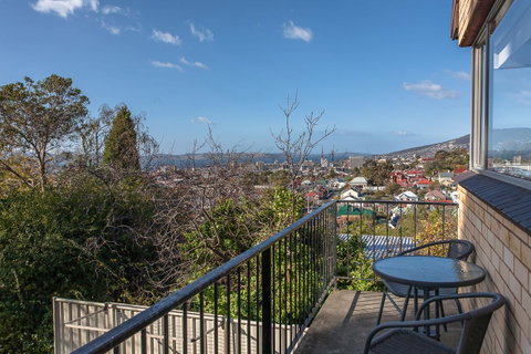 City Lights - Accommodation Guide 10