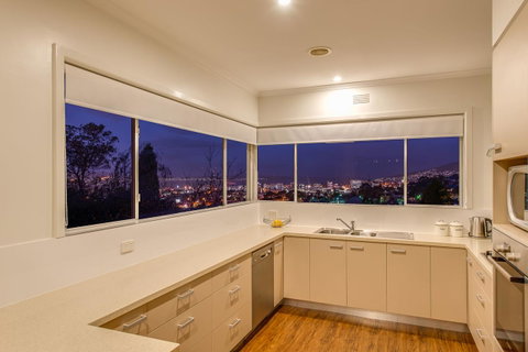 City Lights - Accommodation Guide 0