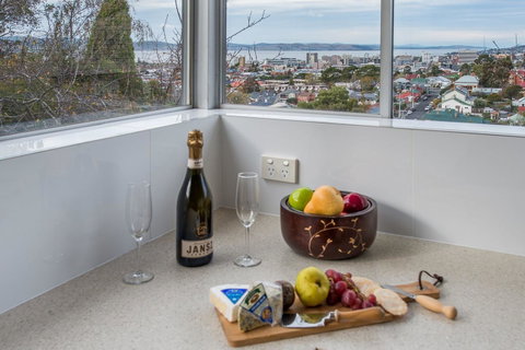 City Lights - Accommodation Guide 18