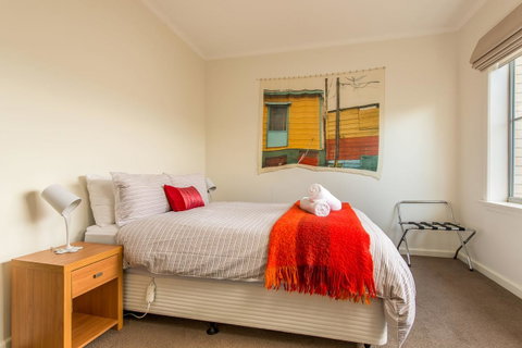 City Lights - Accommodation Guide 13