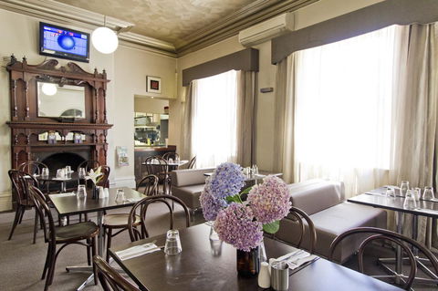 Deloraine Hotel - Accommodation Asia 5