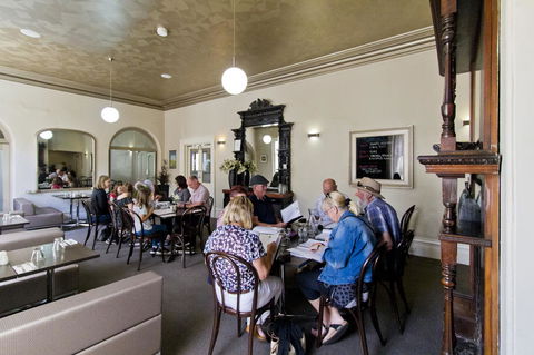 Deloraine Hotel - Accommodation Asia 10