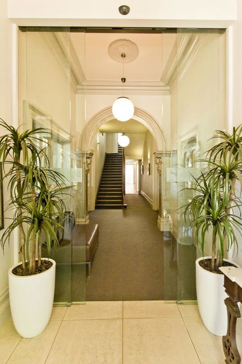 Deloraine Hotel - Accommodation Asia 18
