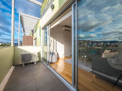 Marina View Apartment - Accommodation Asia 2