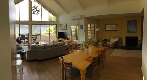 Freycinet Beach House - Accommodation Guide 8