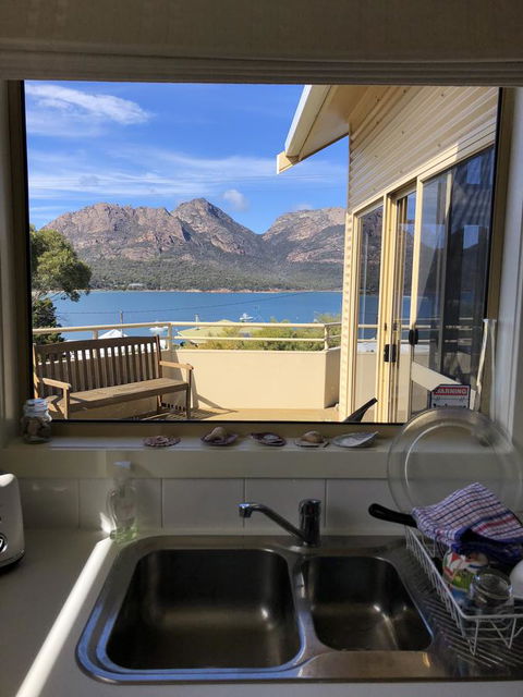 Freycinet Beach House - Accommodation Guide 12