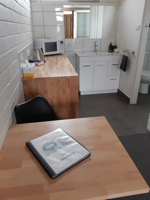 Anchor Wheel Motel - Accommodation Asia 6