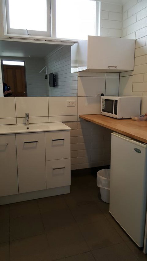 Anchor Wheel Motel - Accommodation Asia 18