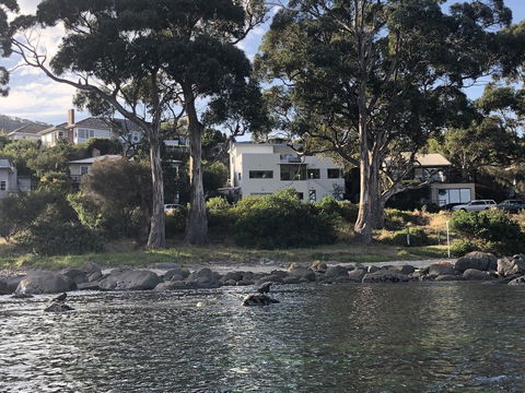 Beachside Taroona With Spa - Accommodation Asia 20