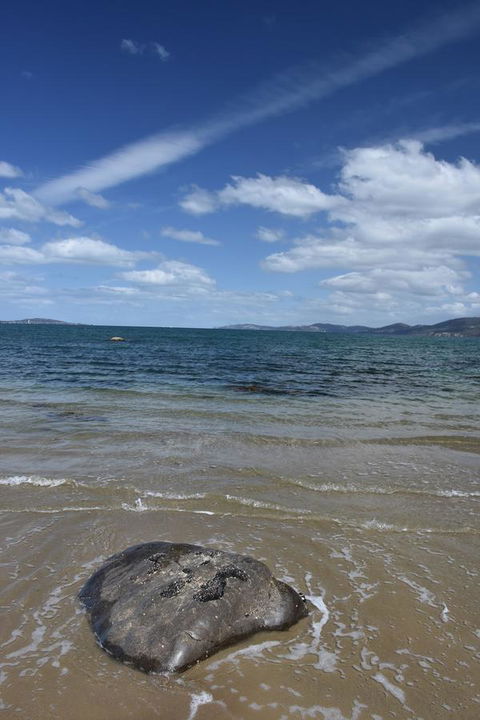Beachside Taroona With Spa - Accommodation Asia 31