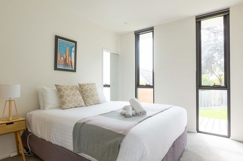Blessington Beach Retreat - Accommodation Asia 12