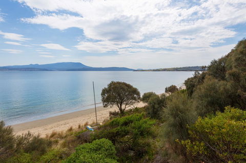 Blessington Beach Retreat - Accommodation Asia 36