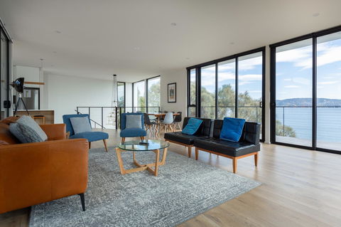 Blessington Beach Retreat - Accommodation Asia 2