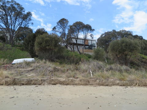 Blessington Beach Retreat - Accommodation Asia 38