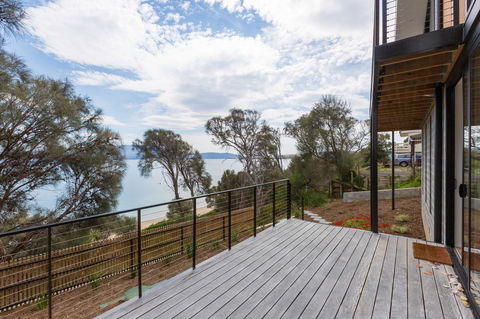 Blessington Beach Retreat - Accommodation Asia 34