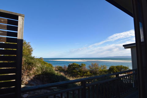 The Strand ~ On The Edge Of The Beach - Accommodation Guide 15