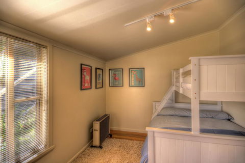 The Strand ~ On The Edge Of The Beach - Accommodation Guide 12
