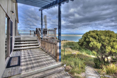 The Strand ~ On The Edge Of The Beach - Accommodation Guide 5