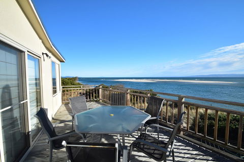 The Strand ~ On The Edge Of The Beach - Accommodation Guide 14