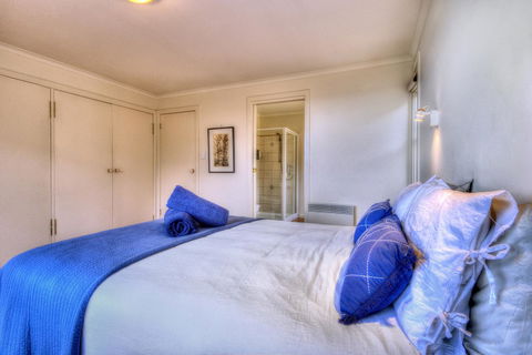 The Strand ~ On The Edge Of The Beach - Accommodation Guide 10