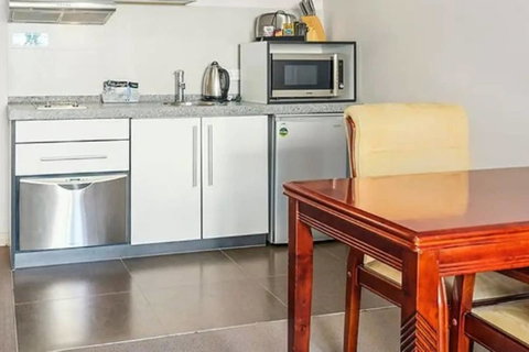 Battery Point Apartment With Car Park - Accommodation Guide 18