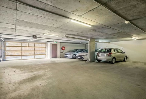 Battery Point Apartment With Car Park - Accommodation Guide 12