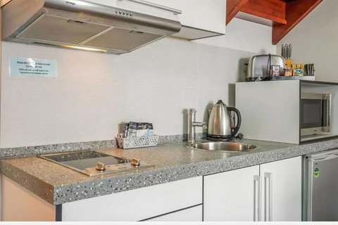 Battery Point Apartment With Car Park - Accommodation Guide 7