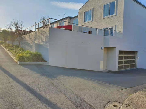 Battery Point Apartment With Car Park - Accommodation Guide 3