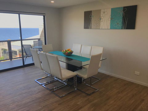 Self Contained Beach View Apartment - Accommodation Asia 3