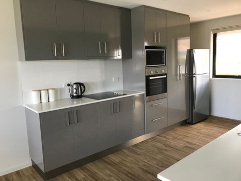 Self Contained Beach View Apartment - Accommodation Asia 7