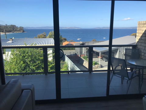 Self Contained Beach View Apartment - Accommodation Asia 1