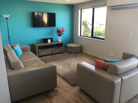 Self Contained Beach View Apartment - Accommodation Asia 4