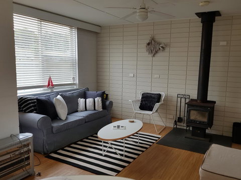 Beach Hut Scamander - Accommodation Guide 9