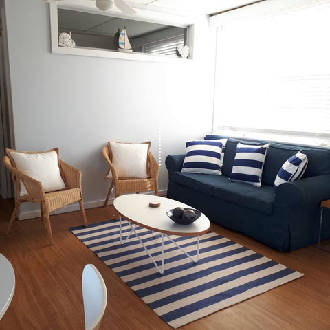 Beach Hut Scamander - Accommodation Guide 1