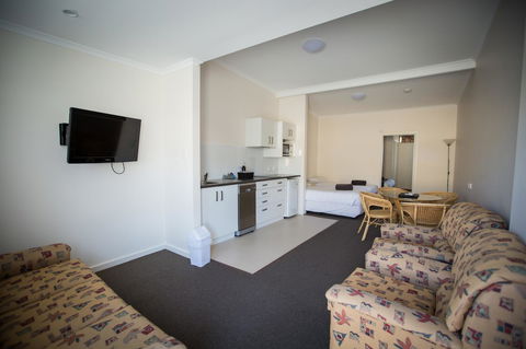 Abel Tasman Airport Motor Inn - Accommodation Asia 38