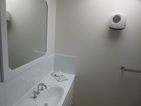 Abel Tasman Airport Motor Inn - Accommodation Asia 18