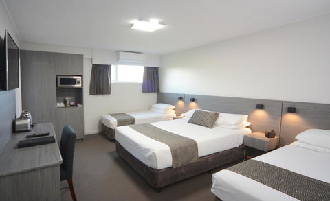 Bridge Hotel - Accommodation Asia 1