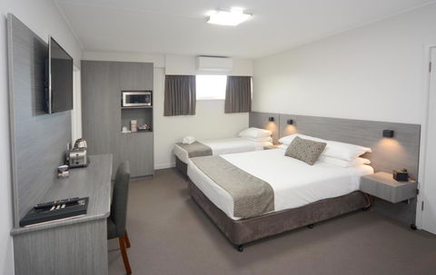 Bridge Hotel - Accommodation Asia 6