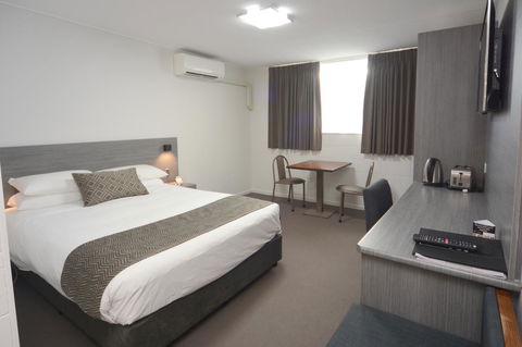 Bridge Hotel - Accommodation Asia 7