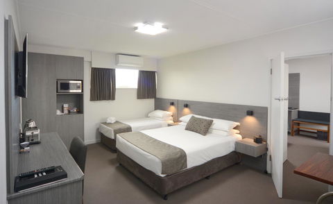 Bridge Hotel - Accommodation Asia 2