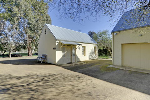 The Mill House Cottage - Accommodation Asia 4