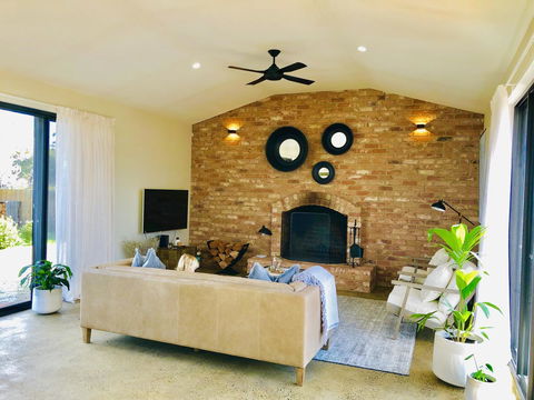 EMBRACING EVANDALE - Hosted By L'Abode Accommodation - Accommodation Asia 7