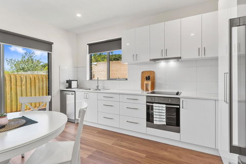 Rosewater Townhouses Dromana - Accommodation Asia 8