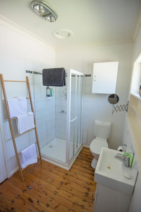 Flora Hill Creek Views - Accommodation Asia 3