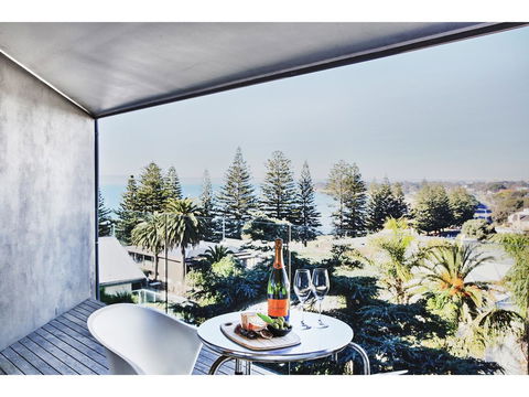 Hotel Sorrento - Accommodation Asia 25